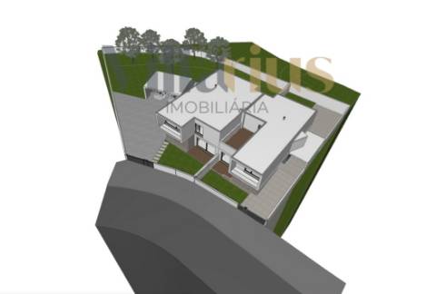 Moradia T5 com piscina, churrasqueira e garagem