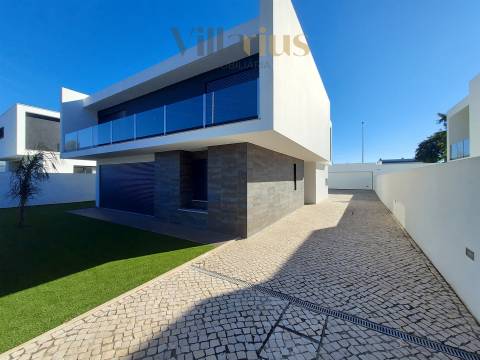 Moradia T5 Venda em Nossa Senhora de Fátima,Entroncamento