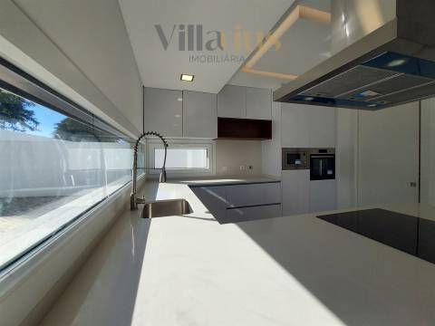 Moradia T5 Venda em Nossa Senhora de Fátima,Entroncamento