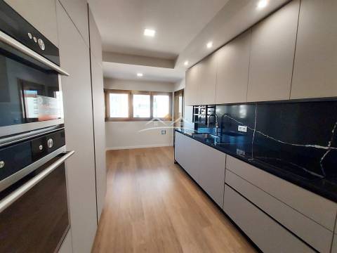 Apartamento T4 Venda em Tomar (São João Baptista) e Santa Maria dos Olivais,Tomar