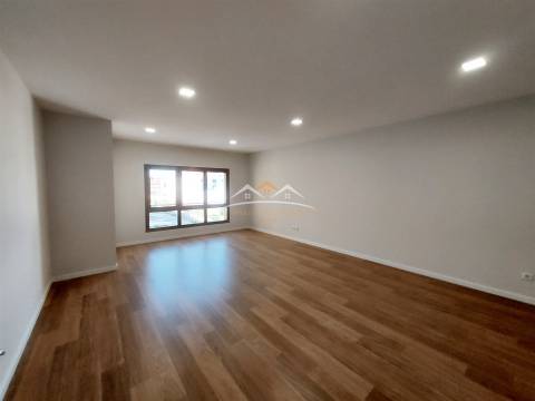 Apartamento T4 Venda em Tomar (São João Baptista) e Santa Maria dos Olivais,Tomar