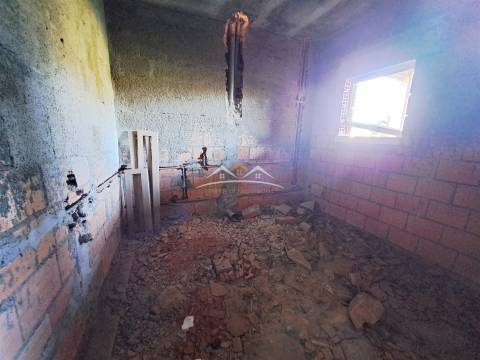 Moradia T3 em construção na zona de Ferreira do Zêzere e de Tomar