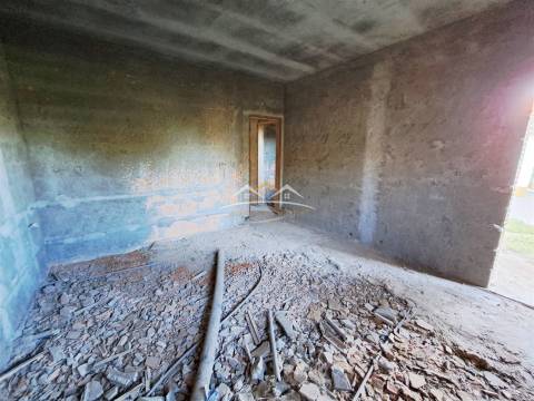 Moradia T3 em construção na zona de Ferreira do Zêzere e de Tomar