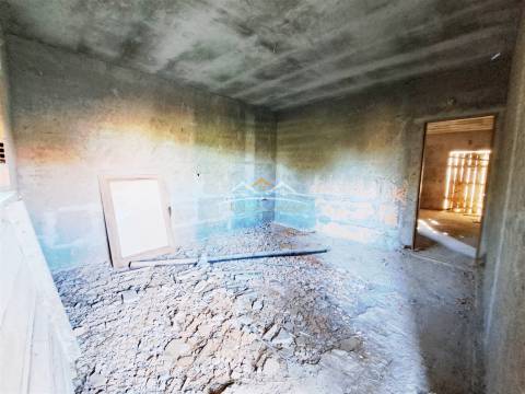 Moradia T3 em construção na zona de Ferreira do Zêzere e de Tomar