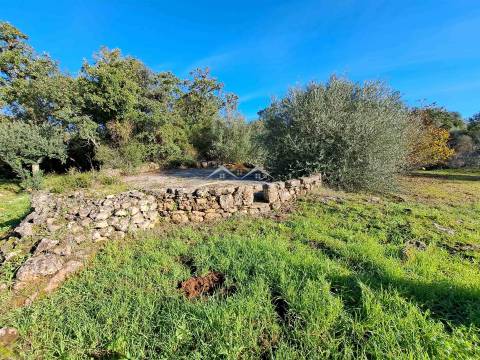 Moradia T3 em construção na zona de Ferreira do Zêzere e de Tomar