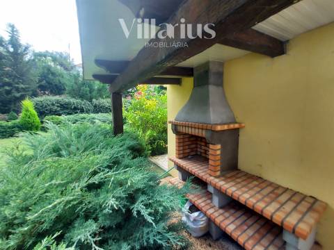 Moradia com jardim e churrasqueira a 10 minutos de Tomar