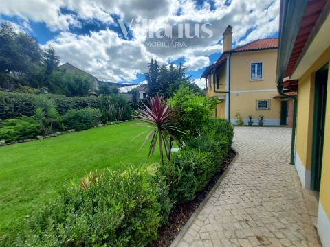 Moradia com jardim e churrasqueira a 10 minutos de Tomar