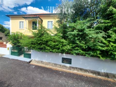 Moradia com jardim e churrasqueira a 10 minutos de Tomar