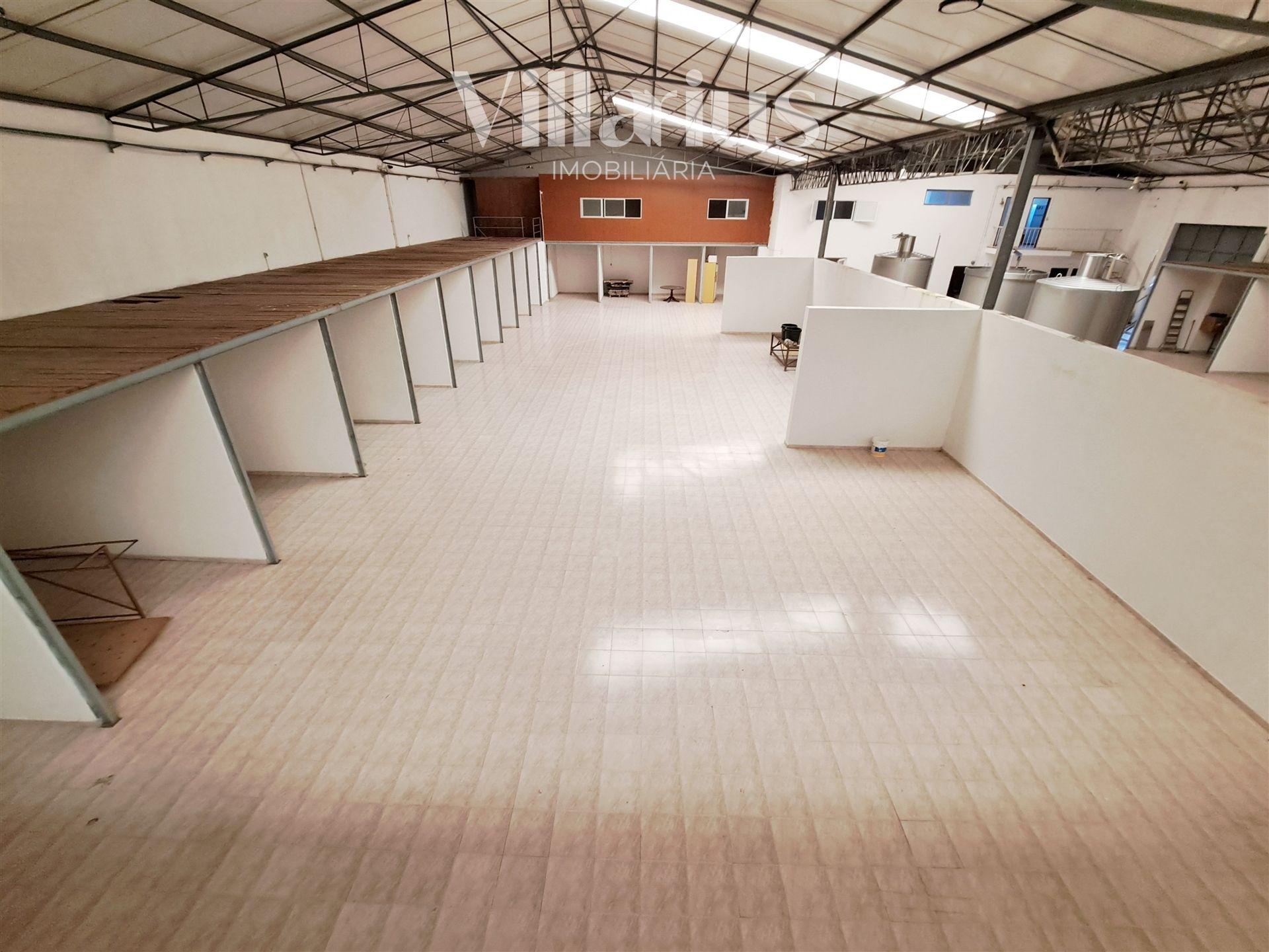 Pavilhão para industria e/ou armazém