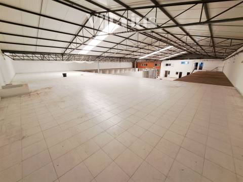 Pavilhão para industria e/ou armazém