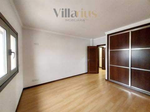 Apartamento T2 moderno em Tomar, com garagem