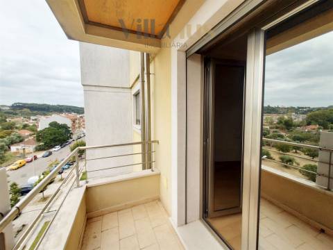 Apartamento T2 moderno em Tomar, com garagem