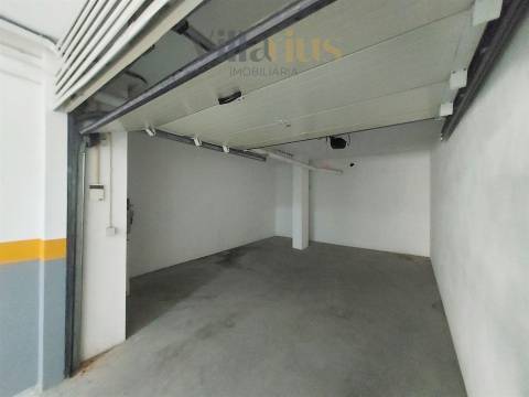Apartamento T2 moderno em Tomar, com garagem
