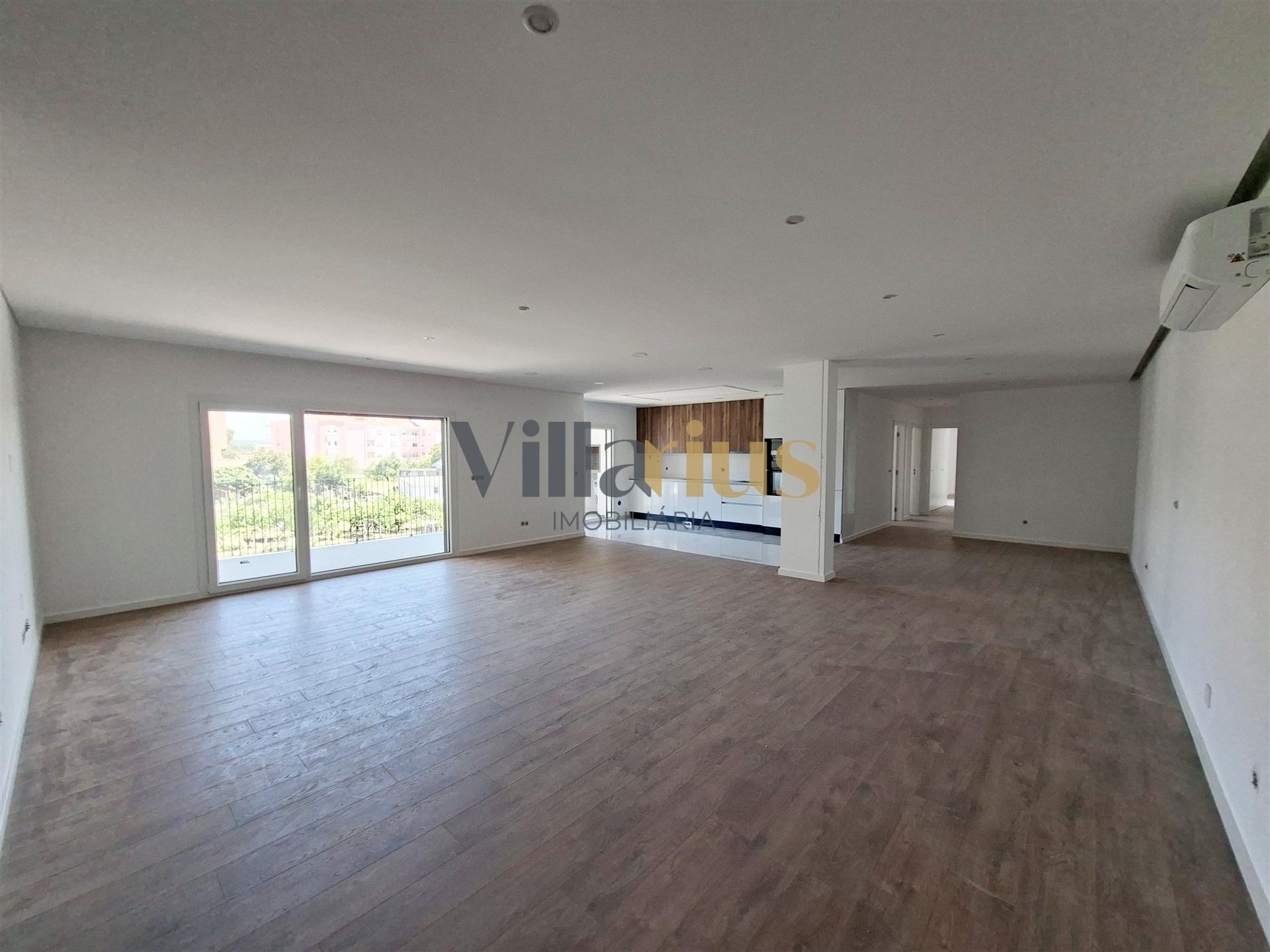 Apartamento T3 em Condomínio Fechado