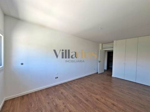 Apartamento T3 em Condomínio Fechado