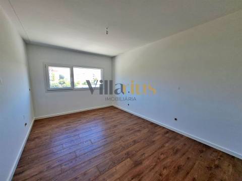 Apartamento T3 em Condomínio Fechado