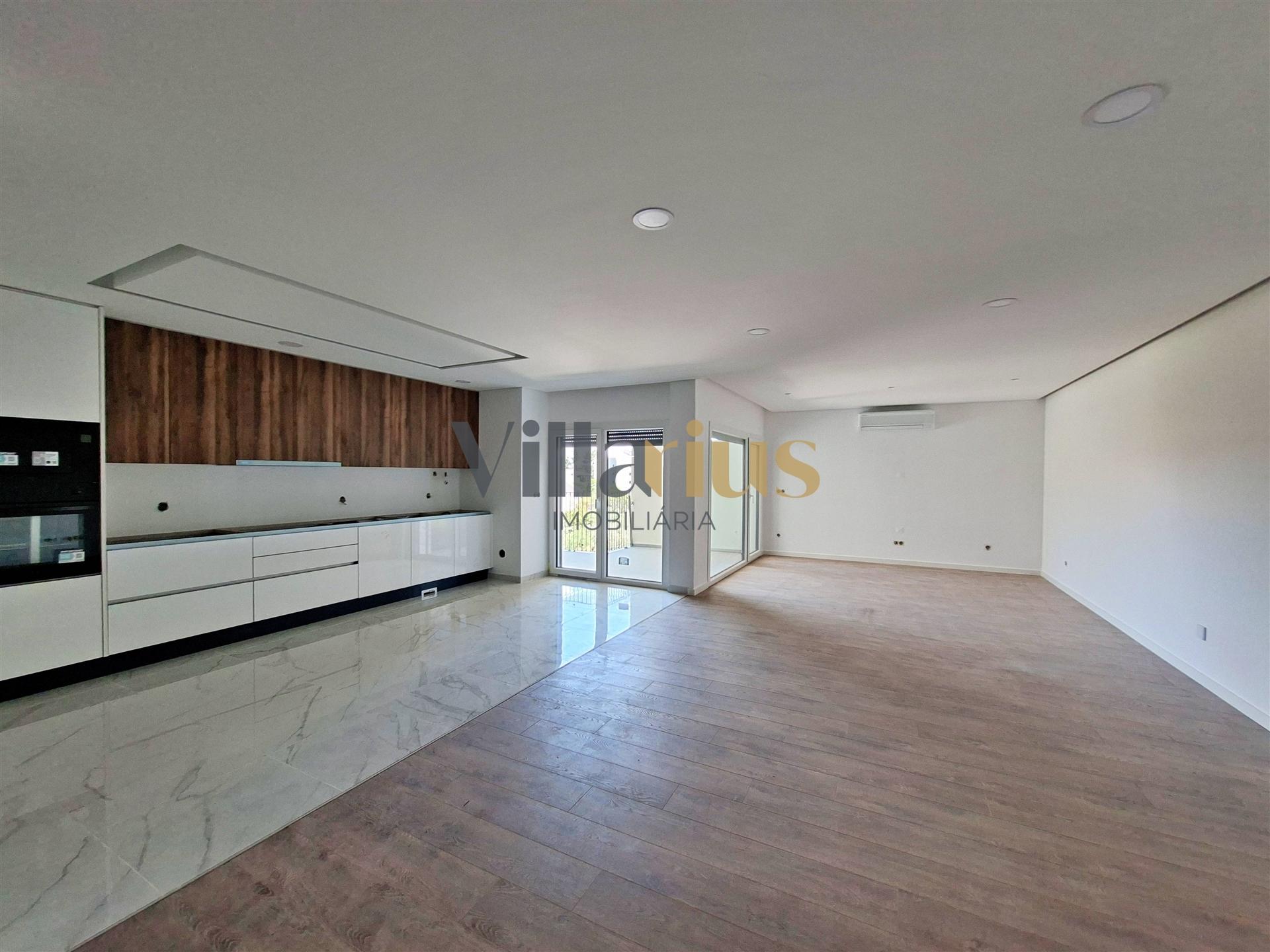 Apartamento T3 em Condomínio Fechado