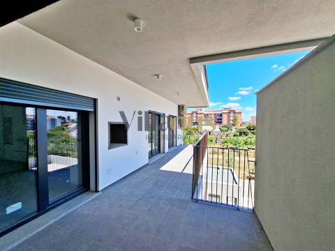 Apartamento T3 em Condomínio Fechado