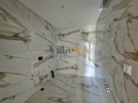 Apartamento T3 em Condomínio Fechado
