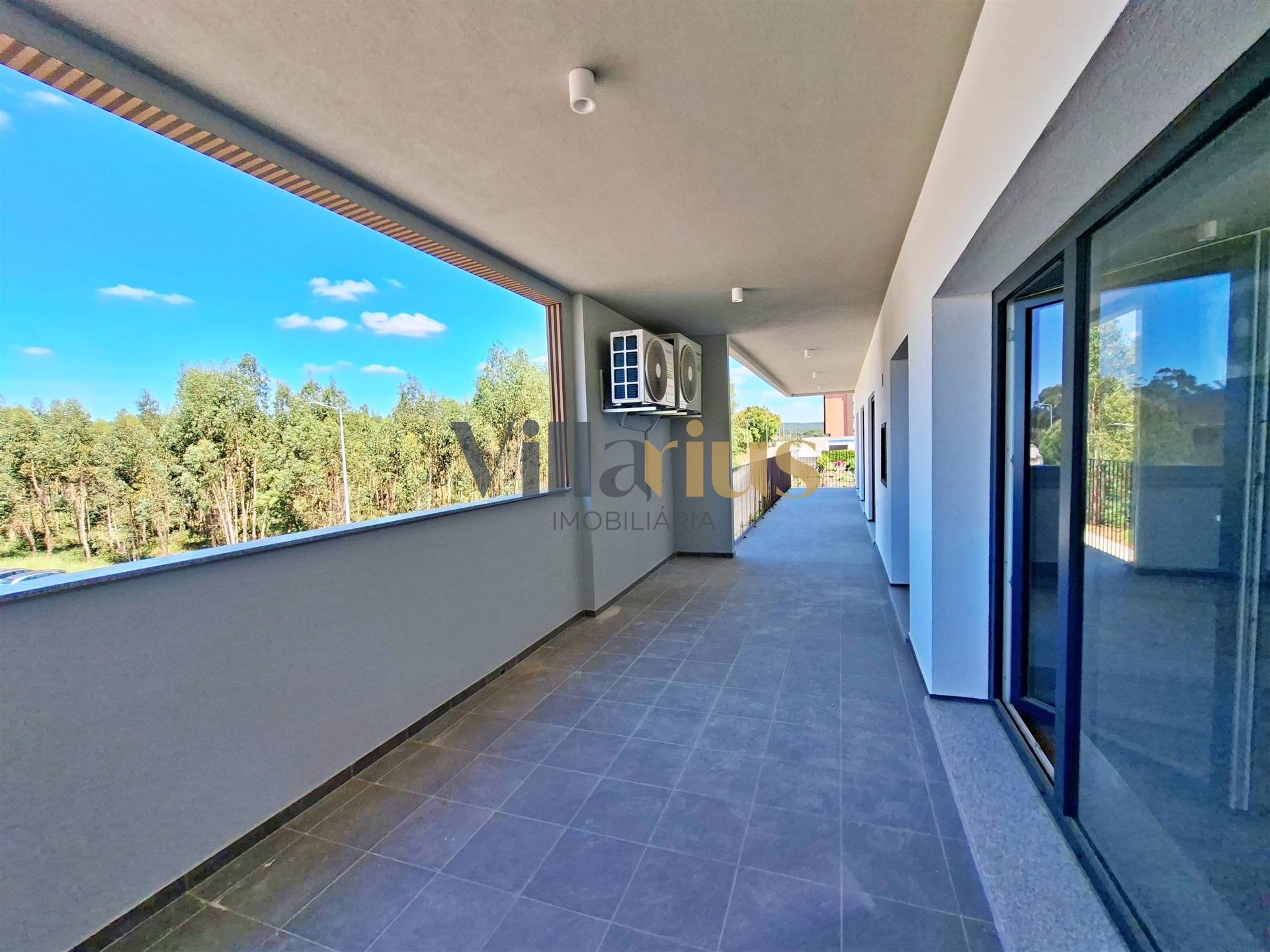 Apartamento T3 em Condomínio Fechado