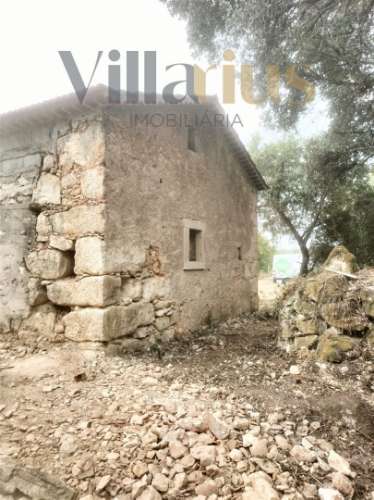 Casa em Ferreira do Zêzere em Pedra com Terreno Amplo