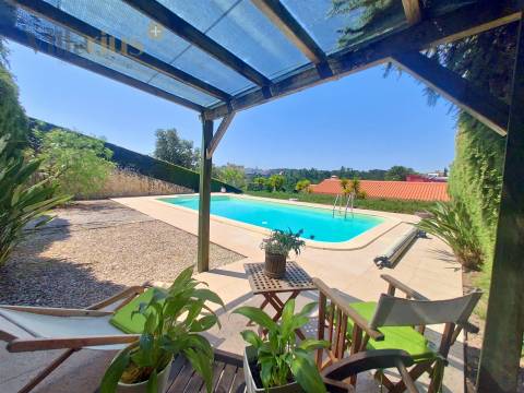 Moradia T5 de Luxo com Piscina e Vista para o Convento de Cristo – Tomar