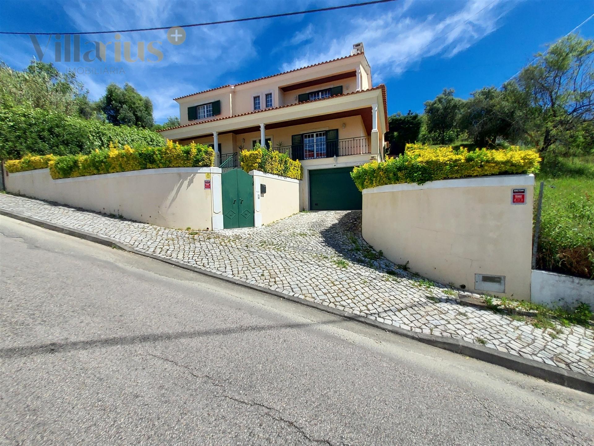 Moradia T5 de Luxo com Piscina e Vista para o Convento de Cristo – Tomar