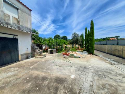 Moradia T2 com Piscina, Pomar e Garagens Duplas a 5 Minutos de Tomar &#124; Villarius