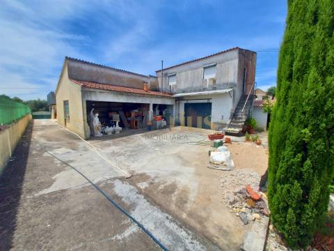 Moradia T2 com Piscina, Pomar e Garagens Duplas a 5 Minutos de Tomar &#124; Villarius