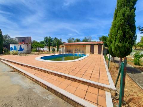 Moradia T2 com Piscina, Pomar e Garagens Duplas a 5 Minutos de Tomar &#124; Villarius