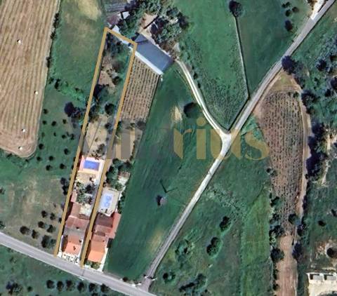 Moradia T2 com Piscina, Pomar e Garagens Duplas a 5 Minutos de Tomar &#124; Villarius