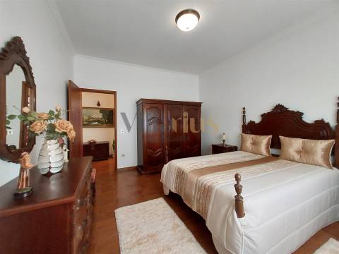 Moradia Térrea T3 com Jardim e Terreno Amplo a 5 Min de Tomar