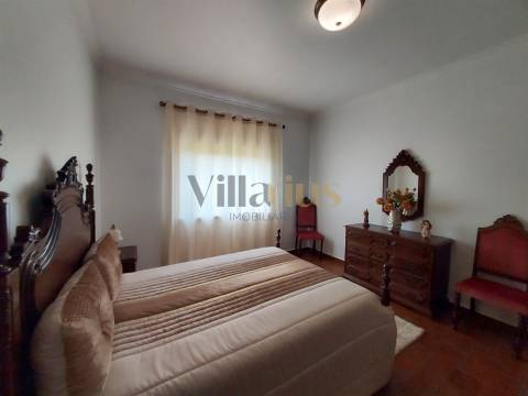 Moradia Térrea T3 com Jardim e Terreno Amplo a 5 Min de Tomar