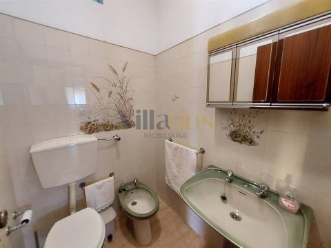 Moradia Térrea T3 com Jardim e Terreno Amplo a 5 Min de Tomar