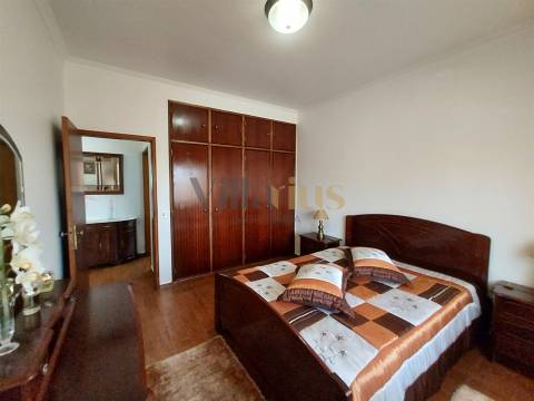 Moradia Térrea T3 com Jardim e Terreno Amplo a 5 Min de Tomar