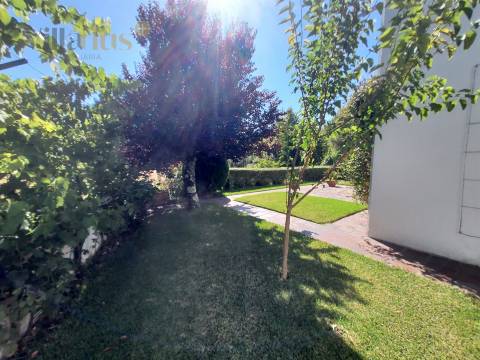 Moradia T4 senhorial c/ terreno entre Tomar e Fátima