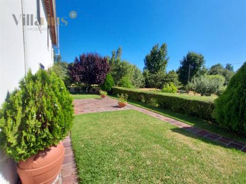 Moradia T4 senhorial c/ terreno entre Tomar e Fátima