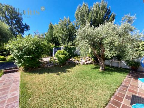 Moradia T4 senhorial c/ terreno entre Tomar e Fátima