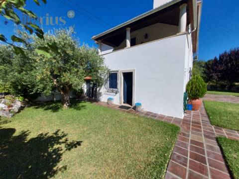 Moradia T4 senhorial c/ terreno entre Tomar e Fátima