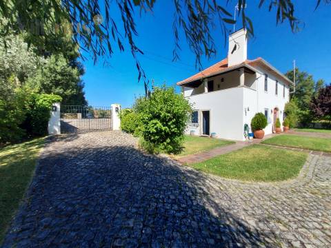 Moradia T4 senhorial c/ terreno entre Tomar e Fátima