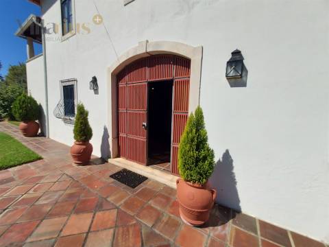 Moradia T4 senhorial c/ terreno entre Tomar e Fátima