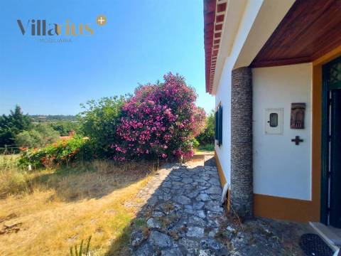 Moradia térrea T3 com piscina, sauna e jardim a 7 km de Tomar
