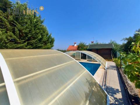 Moradia térrea T3 com piscina, sauna e jardim a 7 km de Tomar