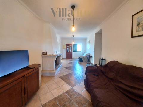 Moradia T3+1 a 1 km do centro histórico de Tomar