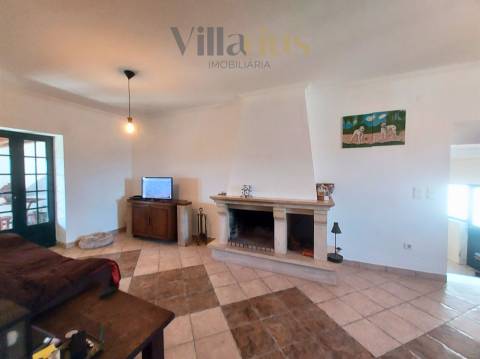 Moradia T3+1 a 1 km do centro histórico de Tomar