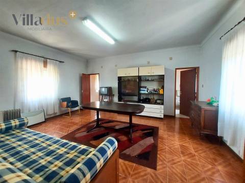 Moradia T3+1 à Venda em Tomar – Espaço e Natureza