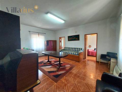 Moradia T3+1 à Venda em Tomar – Espaço e Natureza