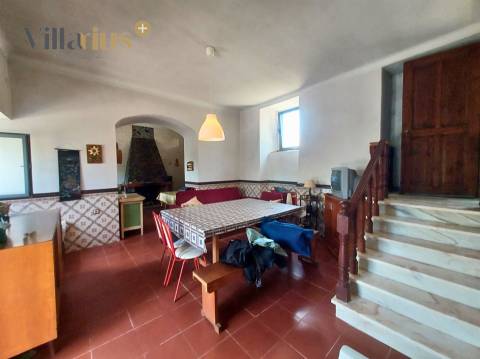 Moradia T3+1 à Venda em Tomar – Espaço e Natureza