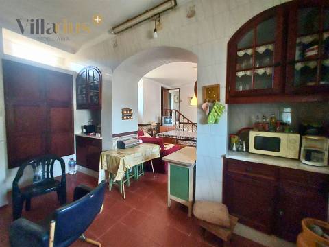 Moradia T3+1 à Venda em Tomar – Espaço e Natureza