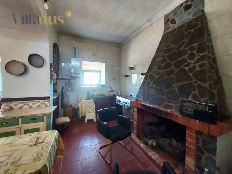 Moradia T3+1 à Venda em Tomar – Espaço e Natureza